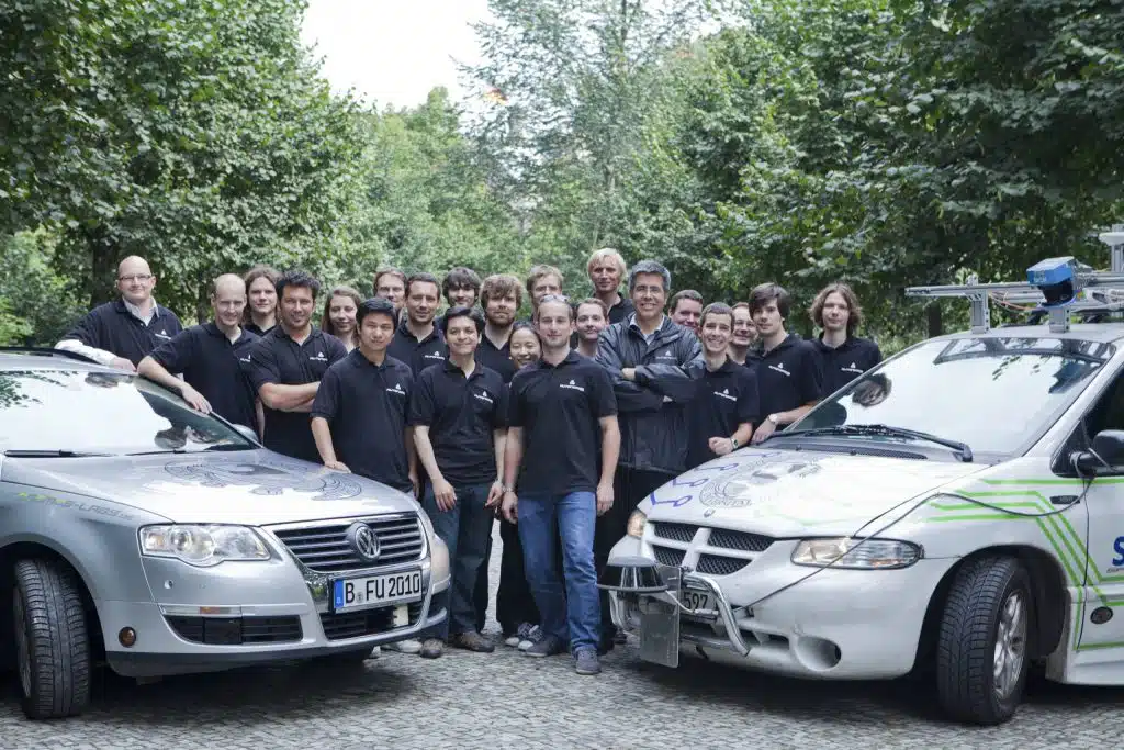 AutonomosLabs Team with Cars